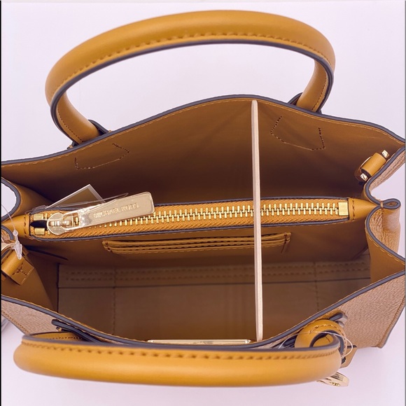 Michael Kors Mercer Md Messenger Crossbody - Picture 10 of 11